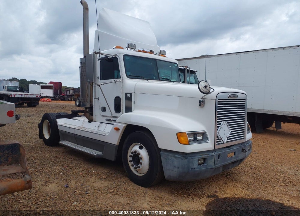 2000 FREIGHTLINER CONVENTIONAL FLD120 VIN: 1FUWDMDA9YPF77780
