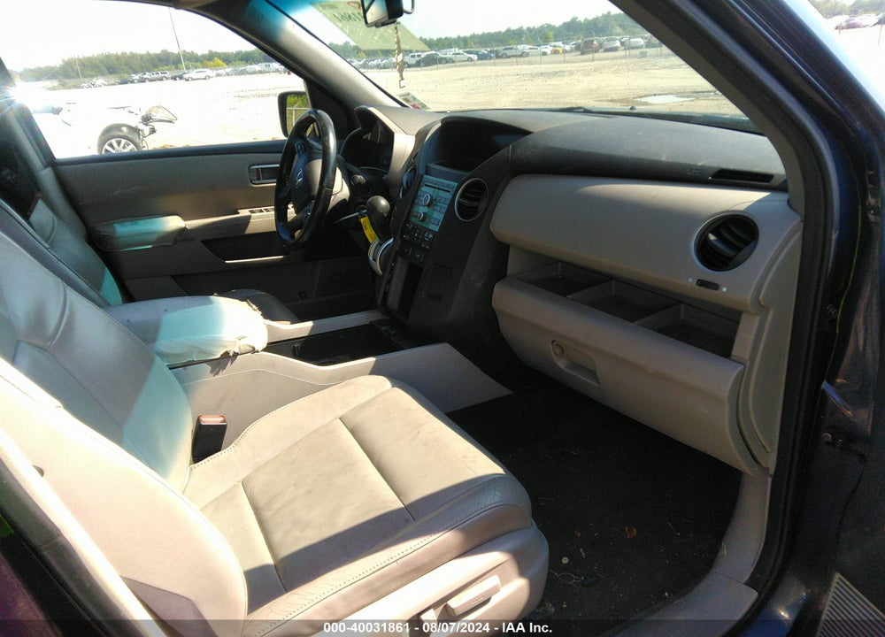 2011 HONDA PILOT EX-L VIN: 5FNYF4H53BB043244