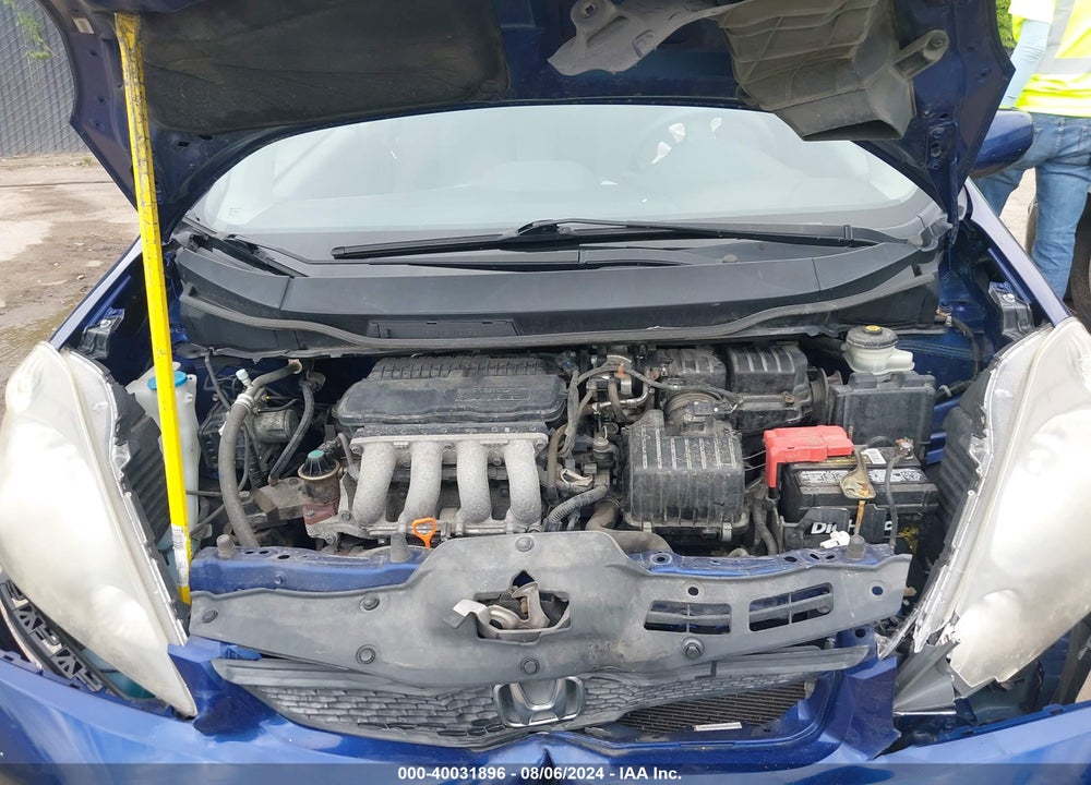2013 HONDA FIT VIN: JHMGE8H33DC053386