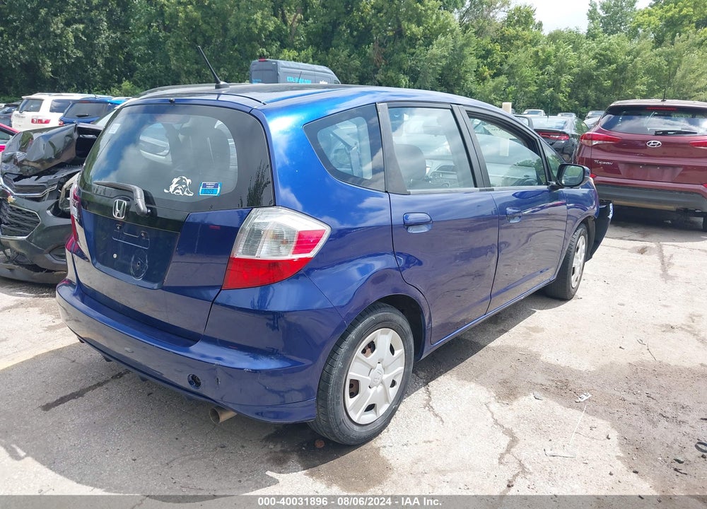 2013 HONDA FIT VIN: JHMGE8H33DC053386