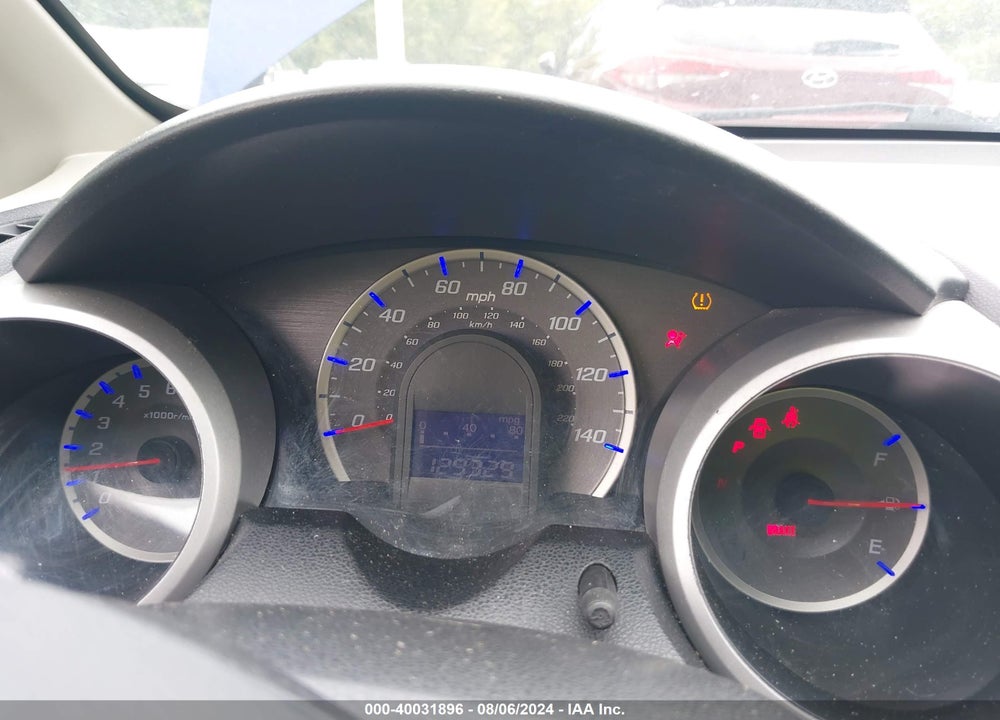 2013 HONDA FIT VIN: JHMGE8H33DC053386