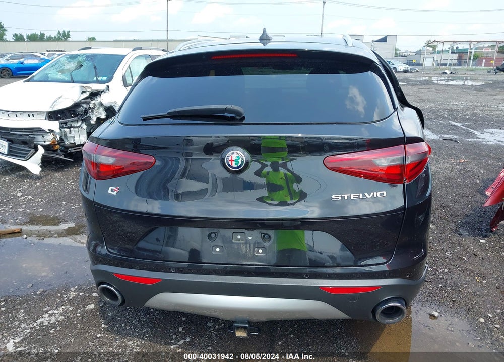 2018 ALFA ROMEO STELVIO TI VIN: ZASFAKBN6J7B58922