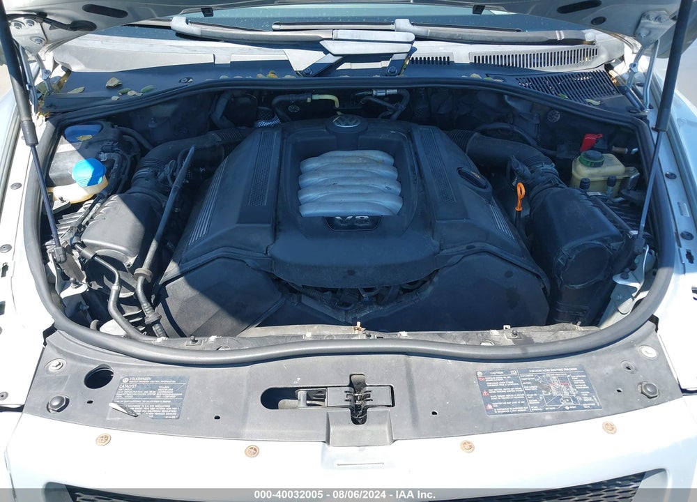 2004 VOLKSWAGEN TOUAREG V8 VIN: WVGCM67LX4D060043