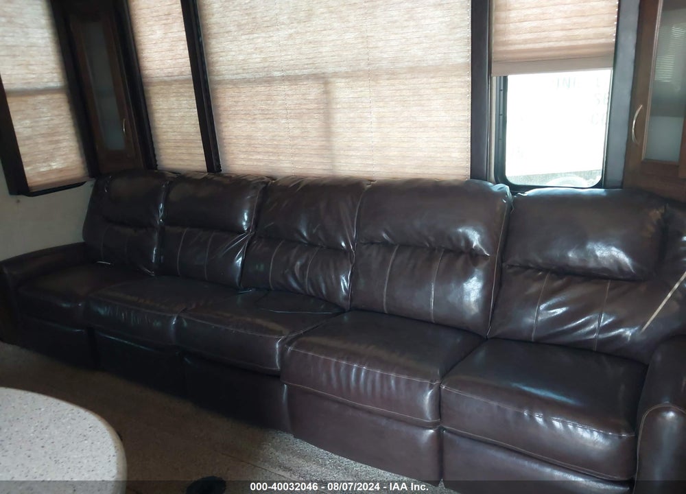 2015 CYCLONE 3110 VIN: 5SFCG382XFE298176