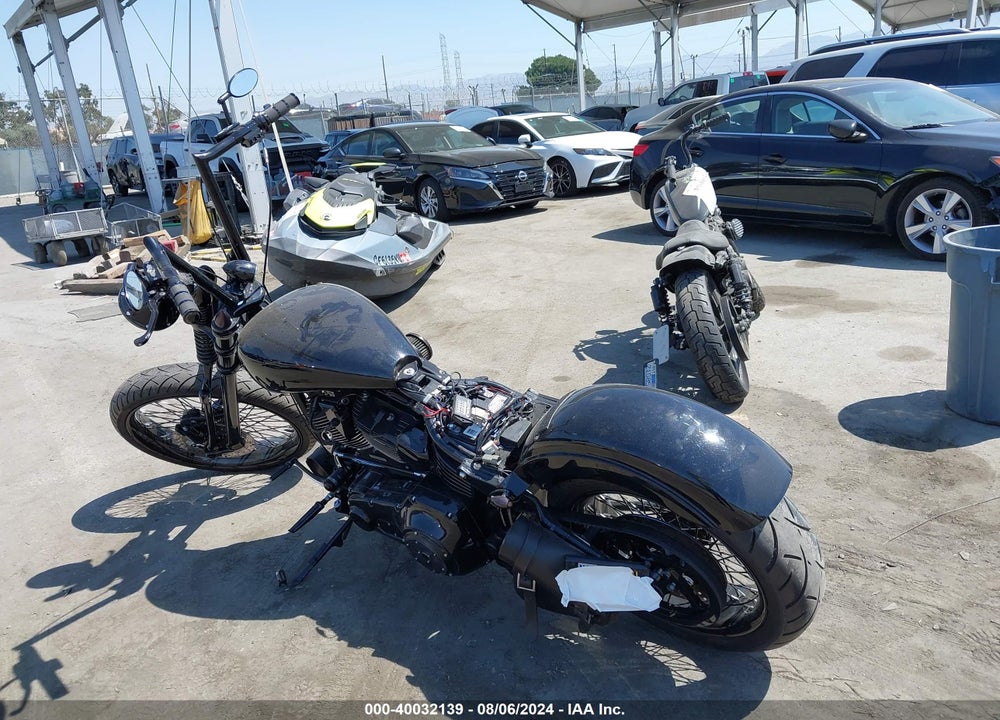 2001 HARLEY-DAVIDSON FXSTD VIN: 1HD1BSY3X1Y031234