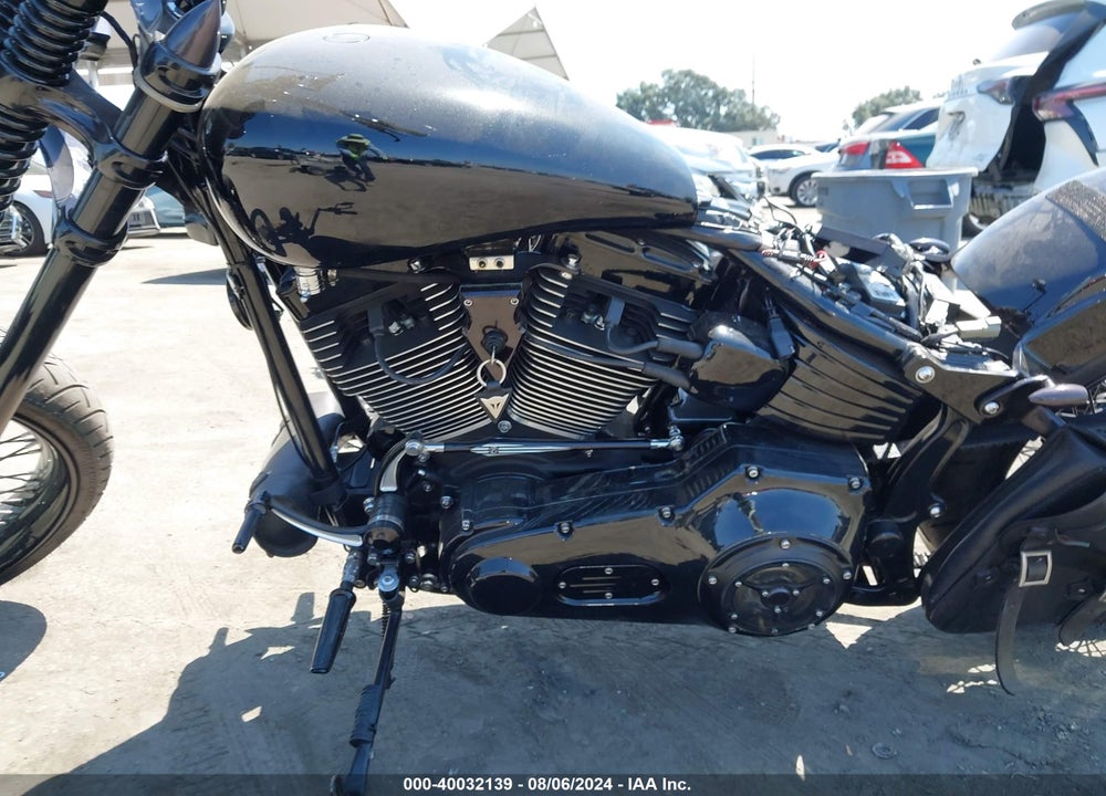 2001 HARLEY-DAVIDSON FXSTD VIN: 1HD1BSY3X1Y031234