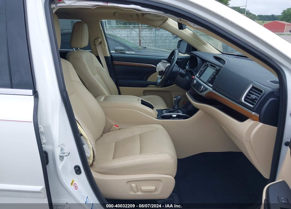 2017 TOYOTA HIGHLANDER LIMITED VIN: 5TDDZRFH5HS366098
