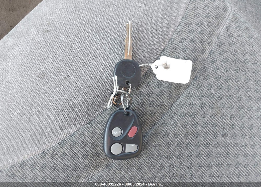 2004 SATURN ION 3 VIN: 1G8AL52F64Z146022