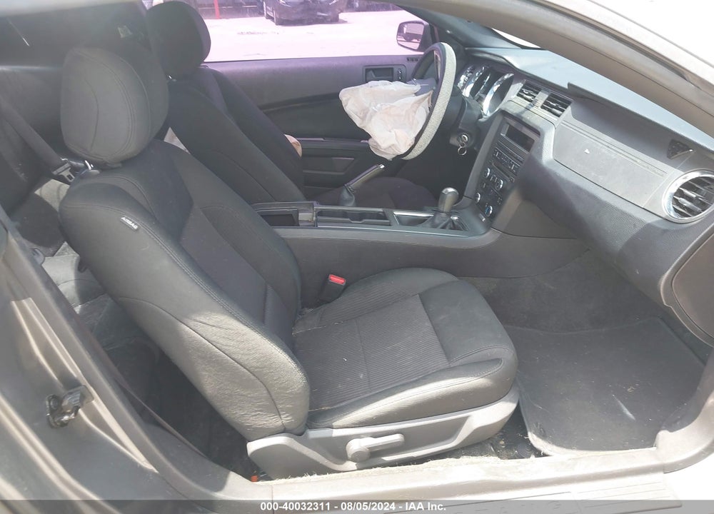 2014 FORD MUSTANG V6 VIN: 1ZVBP8AM3E5275048