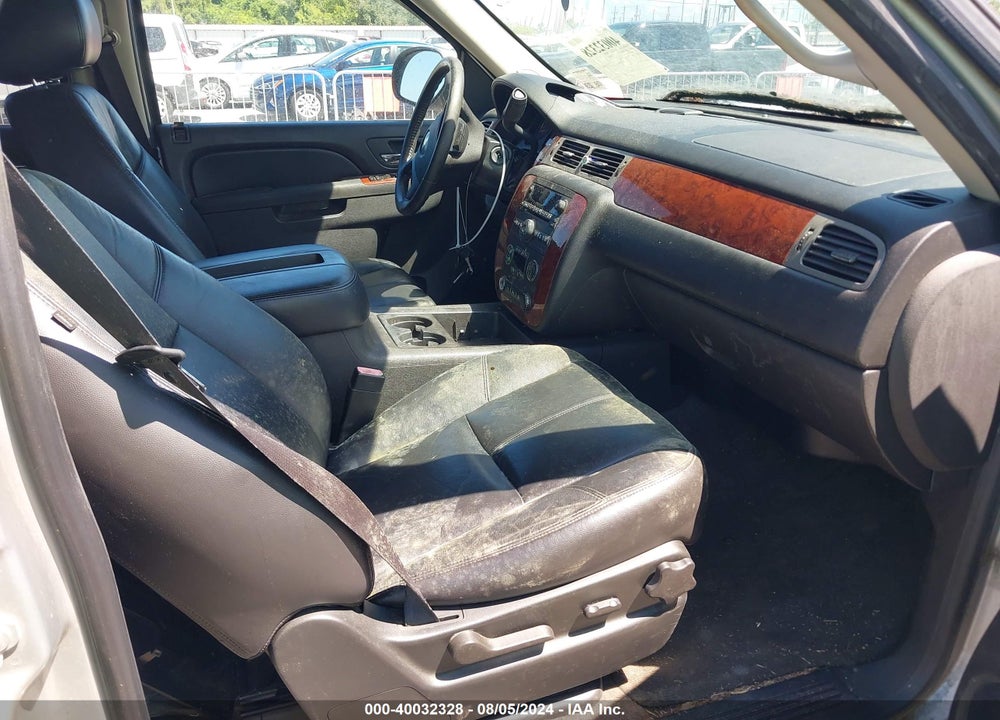 2010 CHEVROLET TAHOE LT VIN: 1GNMCBE32AR193912