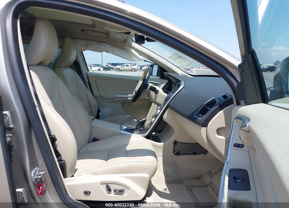 2016 VOLVO XC60 T5 DRIVE-E PREMIER VIN: YV440MDK7G2822651