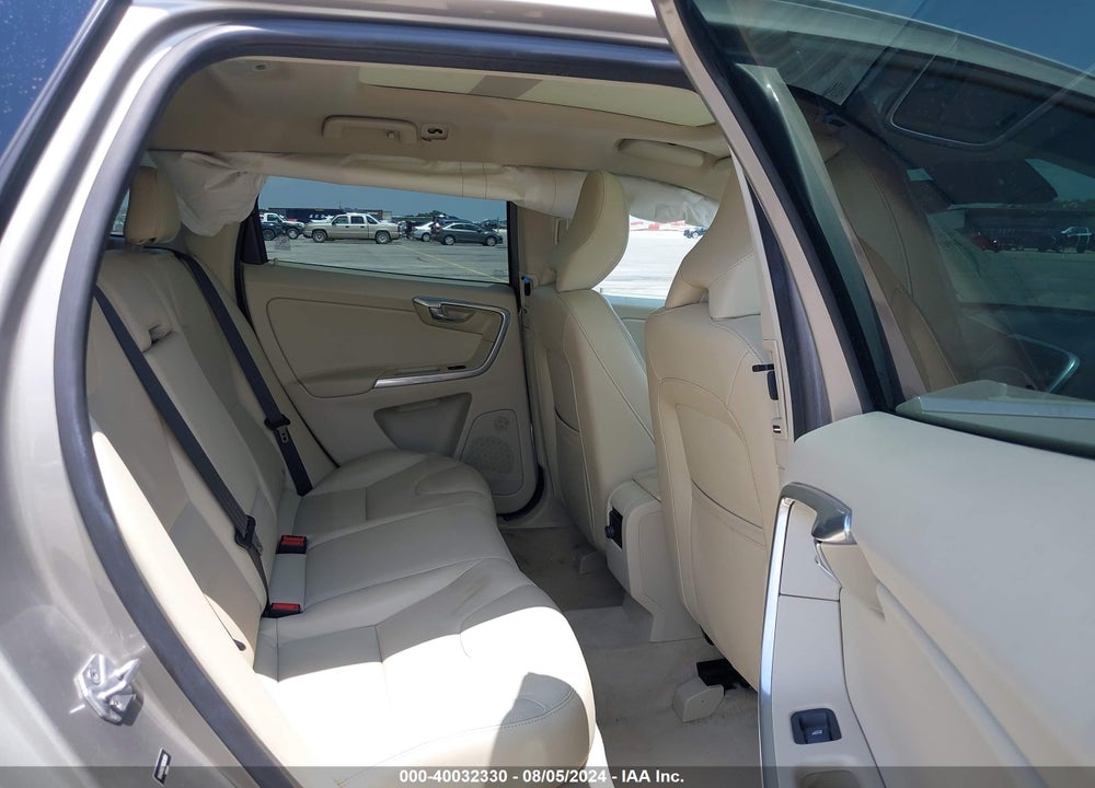 2016 VOLVO XC60 T5 DRIVE-E PREMIER VIN: YV440MDK7G2822651