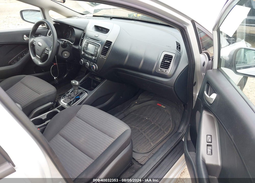 2017 KIA FORTE VIN: 3KPFL4A77HE108302