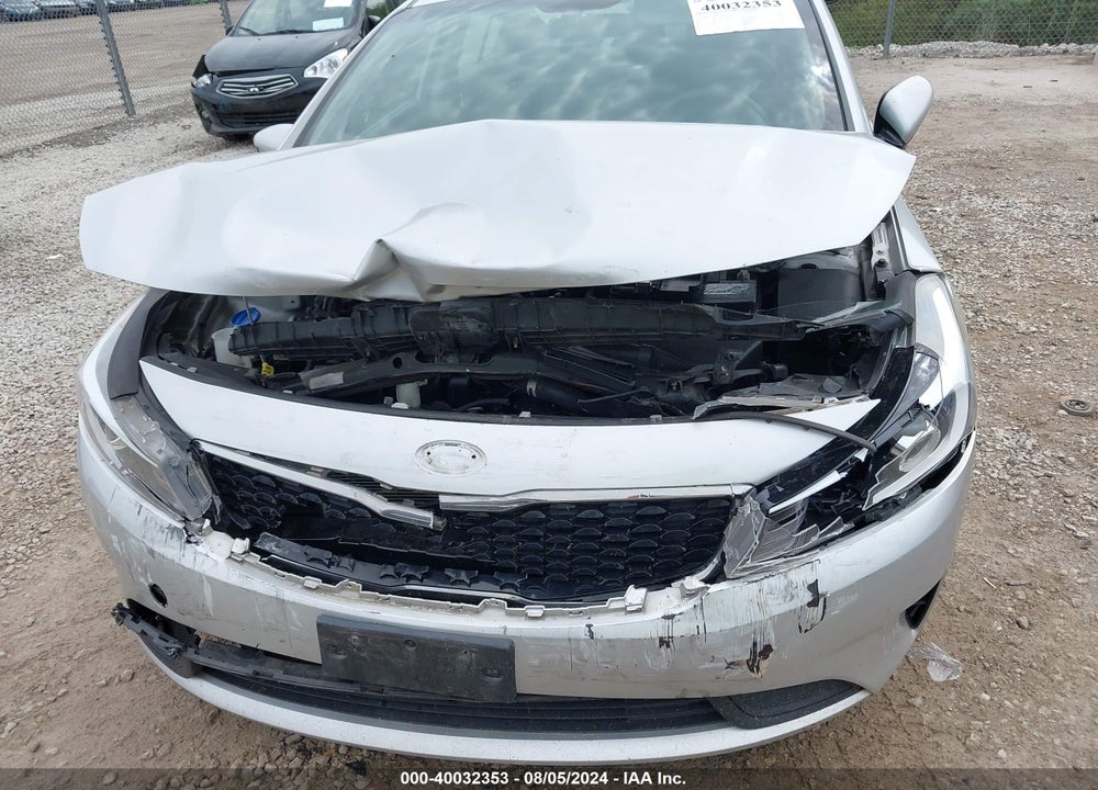 2017 KIA FORTE VIN: 3KPFL4A77HE108302