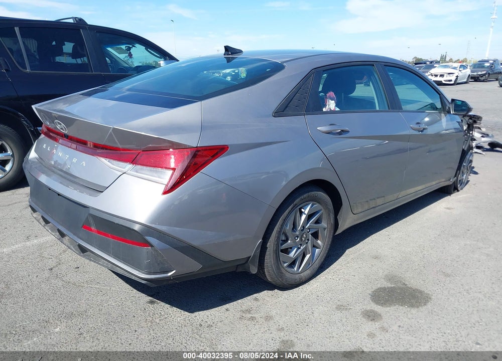 2024 HYUNDAI ELANTRA VIN: KMHLM4DG3RU732561