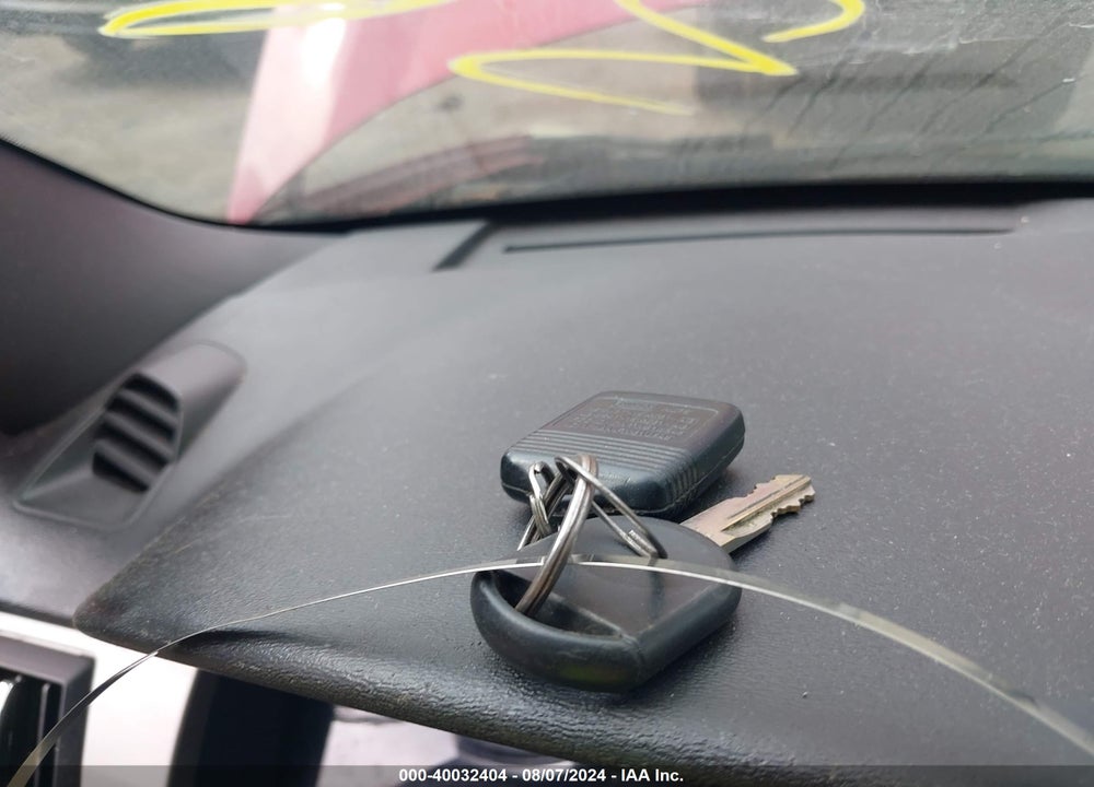 2010 FORD FOCUS SES VIN: 1FAHP3GNXAW145360