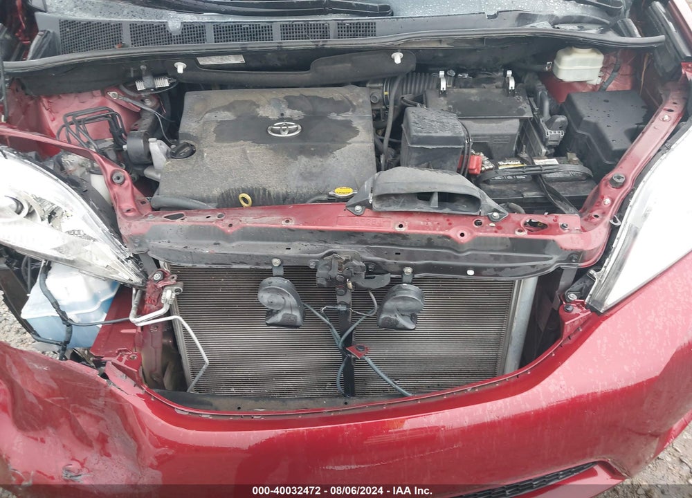 2014 TOYOTA SIENNA XLE V6 8 PASSENGER VIN: 5TDYK3DC0ES525311