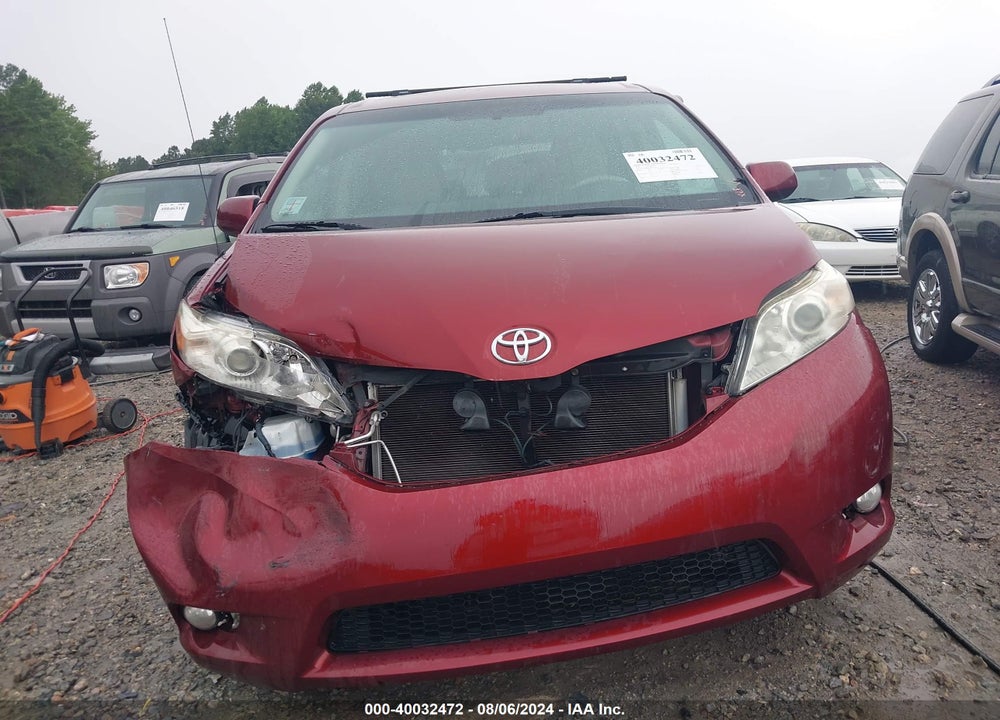2014 TOYOTA SIENNA XLE V6 8 PASSENGER VIN: 5TDYK3DC0ES525311