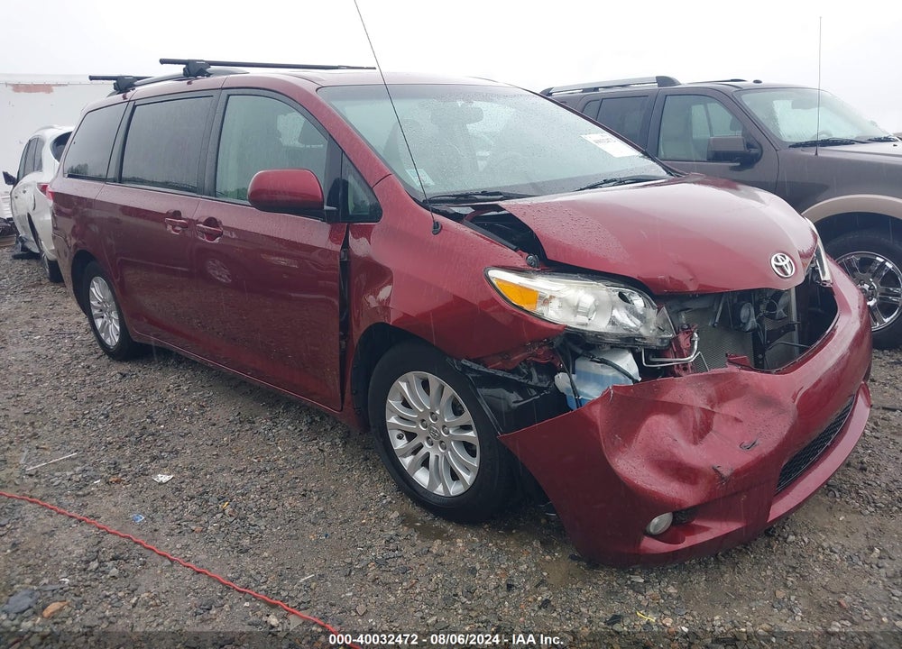 2014 TOYOTA SIENNA XLE V6 8 PASSENGER VIN: 5TDYK3DC0ES525311