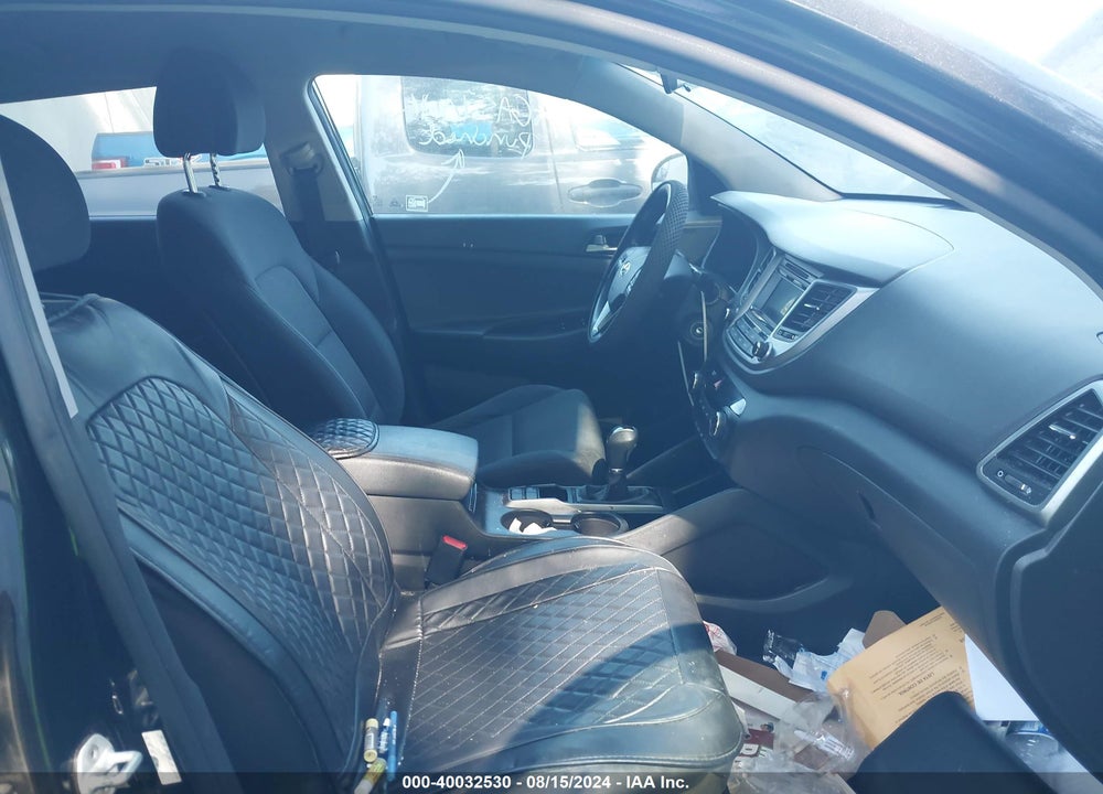 2017 HYUNDAI TUCSON VIN: KM8J33A43HU554972