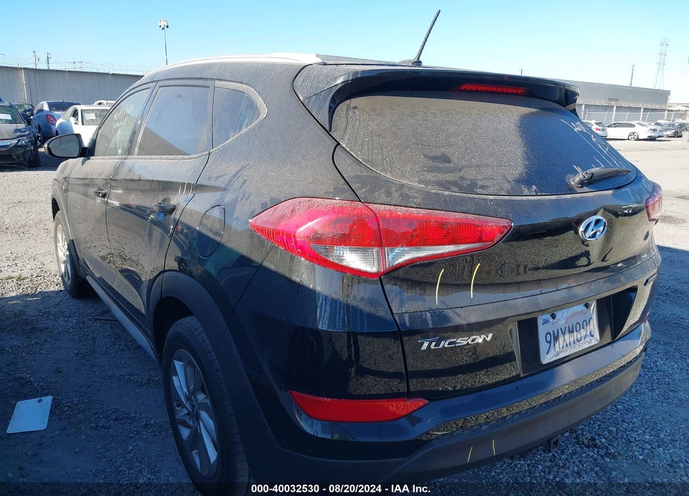 2017 HYUNDAI TUCSON VIN: KM8J33A43HU554972