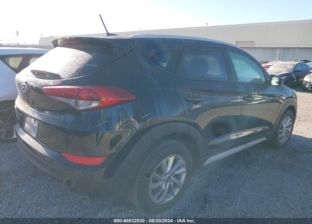 2017 HYUNDAI TUCSON VIN: KM8J33A43HU554972