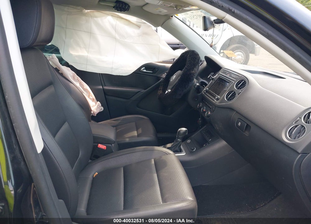 2017 VOLKSWAGEN TIGUAN 2.0T WOLFSBURG EDITION VIN: WVGSV7AX2HK018736