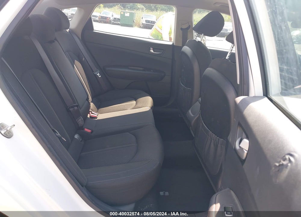2018 KIA OPTIMA LX VIN: KNAGT4L33J5216767