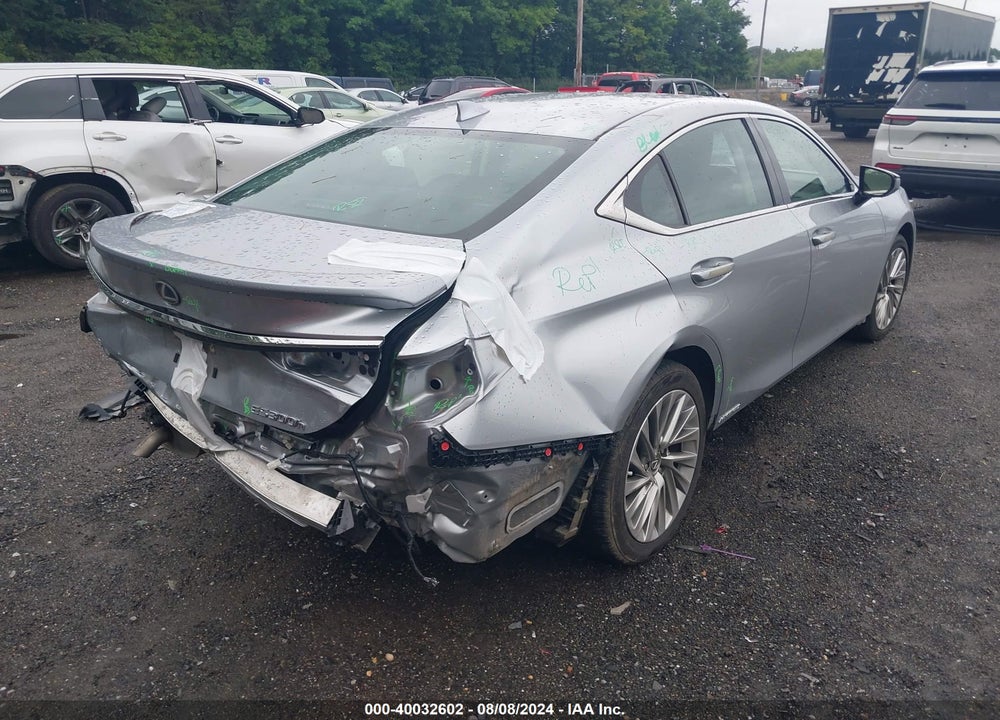 2022 LEXUS ES 300H ULTRA LUXURY VIN: 58AFA1C10NU022201