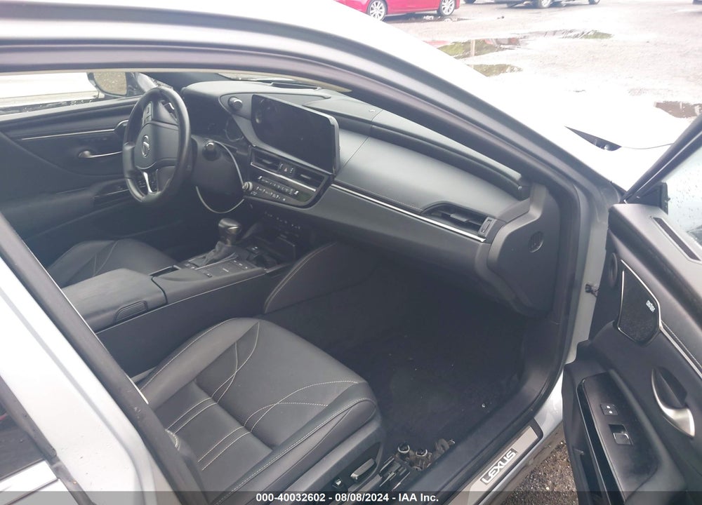 2022 LEXUS ES 300H ULTRA LUXURY VIN: 58AFA1C10NU022201