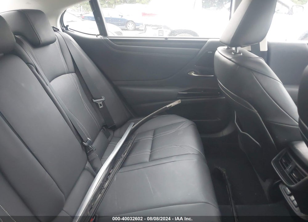 2022 LEXUS ES 300H ULTRA LUXURY VIN: 58AFA1C10NU022201