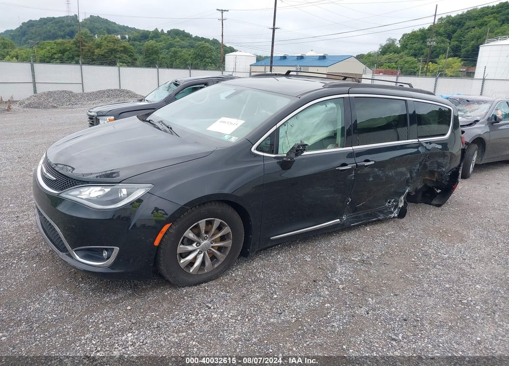 2017 CHRYSLER PACIFICA TOURING L VIN: 2C4RC1BG7HR795211