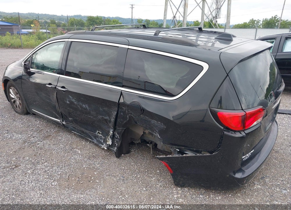 2017 CHRYSLER PACIFICA TOURING L VIN: 2C4RC1BG7HR795211