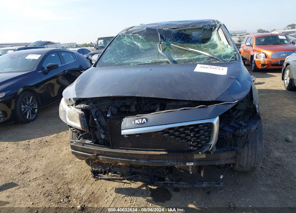 2018 KIA SEDONA EX VIN: KNDMC5C10J6400228