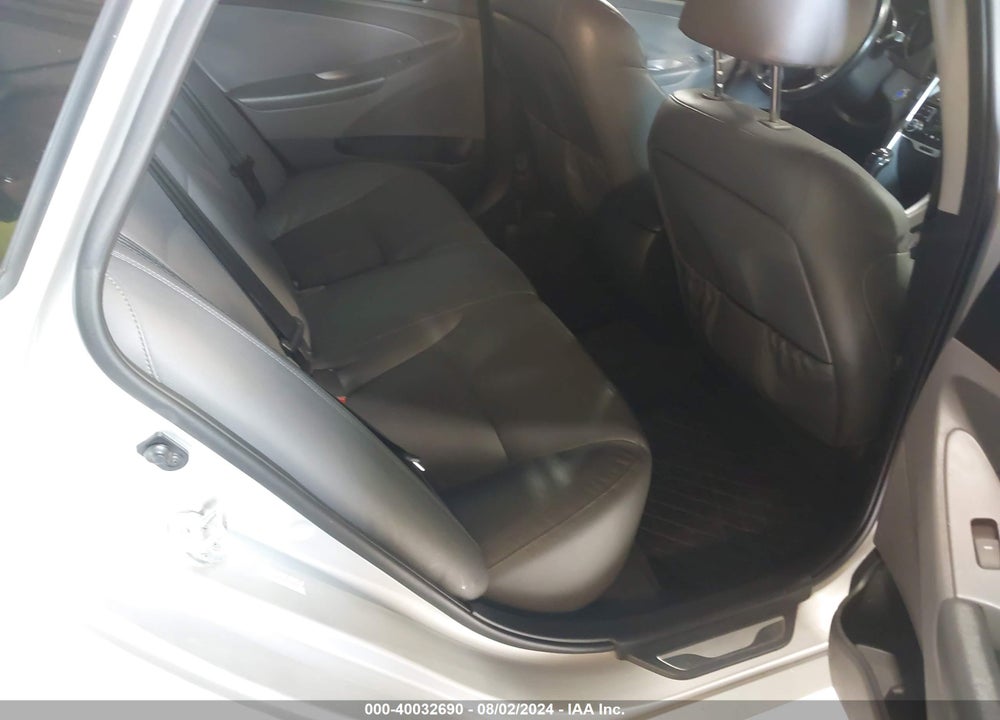 2015 HYUNDAI SONATA HYBRID LIMITED VIN: KMHEC4A42FA129989