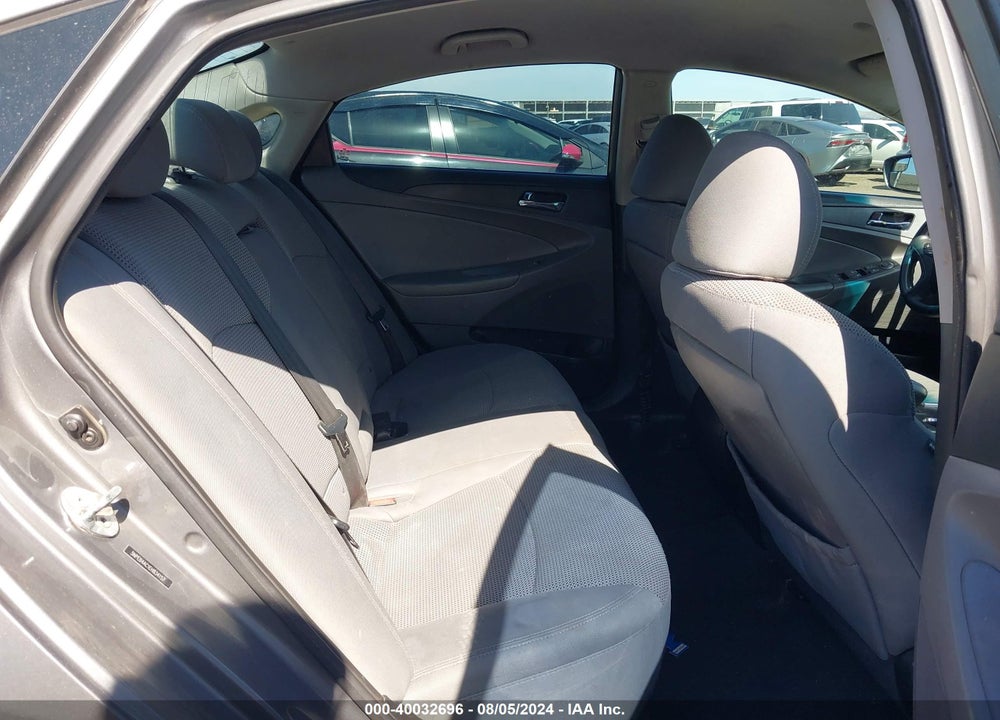 2014 HYUNDAI SONATA GLS VIN: 5NPEB4AC1EH834157