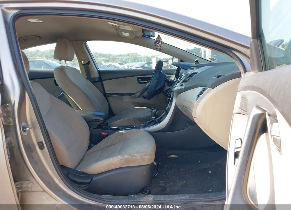 2015 HYUNDAI ELANTRA SE VIN: 5NPDH4AE0FH643231