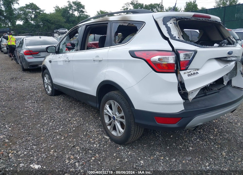 2018 FORD ESCAPE SE VIN: 1FMCU9GD9JUD25279