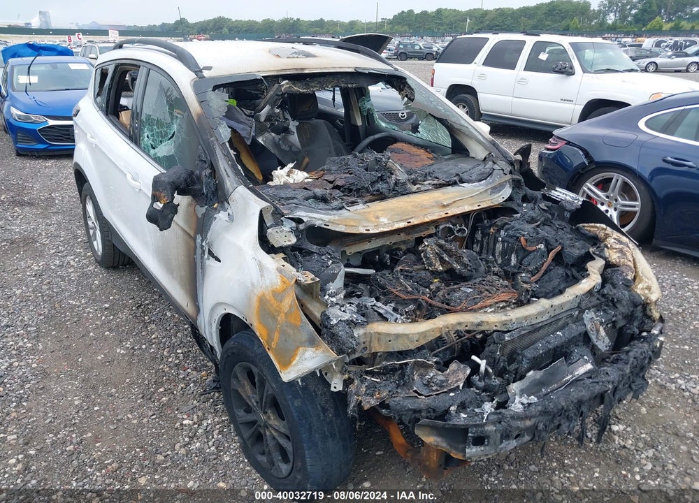 2018 FORD ESCAPE SE VIN: 1FMCU9GD9JUD25279