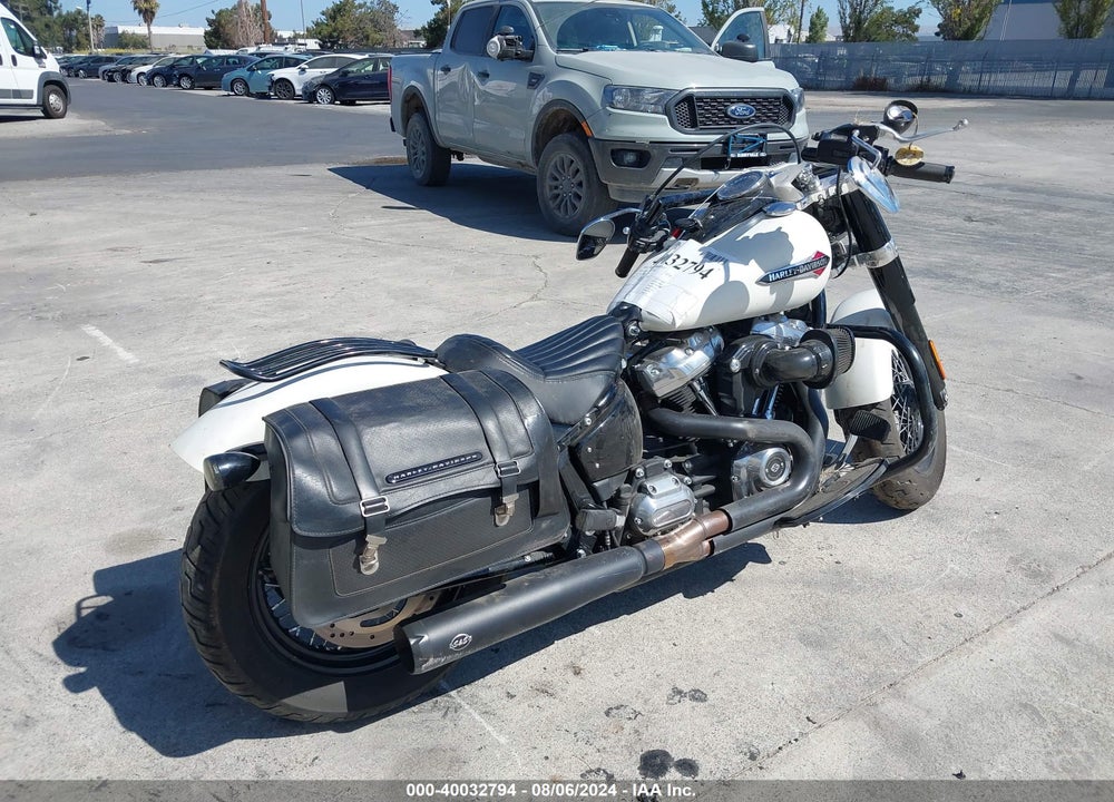 2018 HARLEY-DAVIDSON FLSL SOFTAIL SLIM VIN: 1HD1YDJ3XJC020591