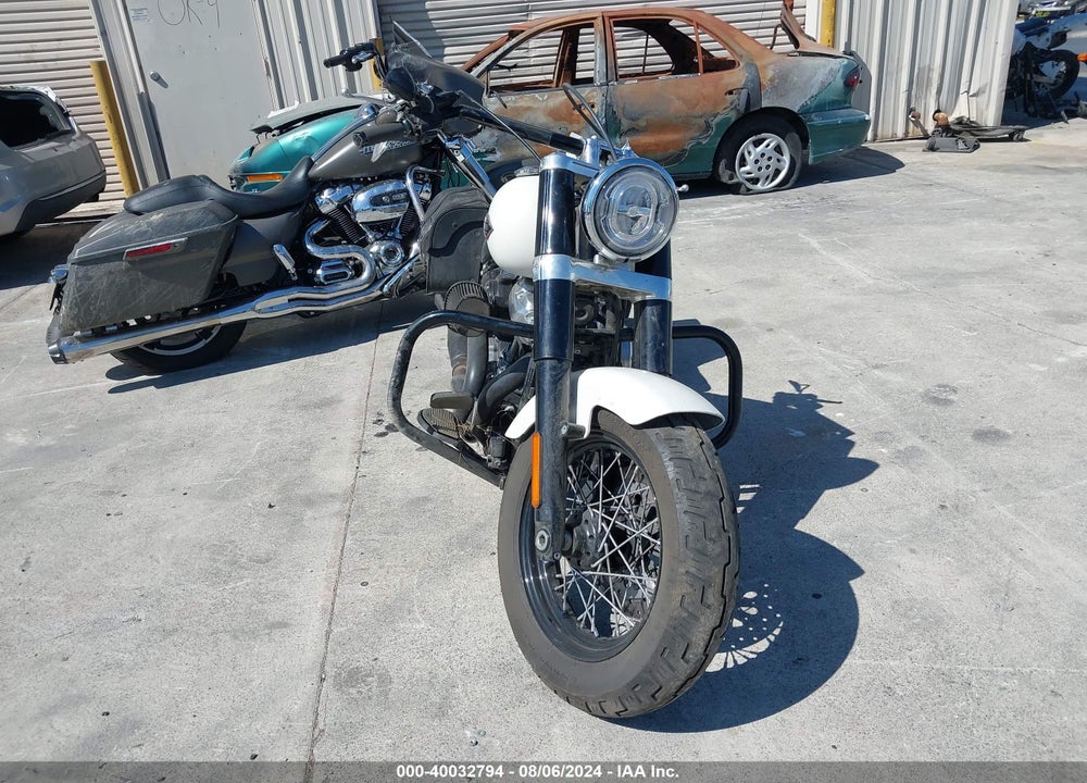 2018 HARLEY-DAVIDSON FLSL SOFTAIL SLIM VIN: 1HD1YDJ3XJC020591