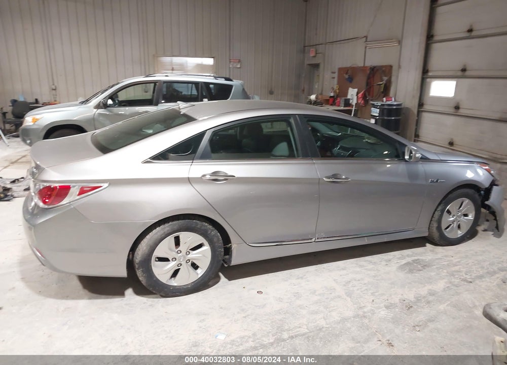 2013 HYUNDAI SONATA HYBRID VIN: KMHEC4A4XDA086323