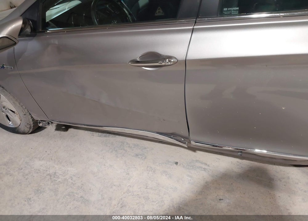 2013 HYUNDAI SONATA HYBRID VIN: KMHEC4A4XDA086323