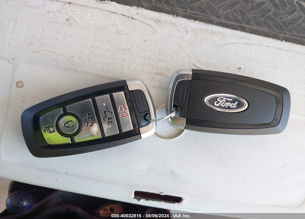 2024 FORD F-150 LIGHTNING LARIAT VIN: 1FT6W5L74RWG00335