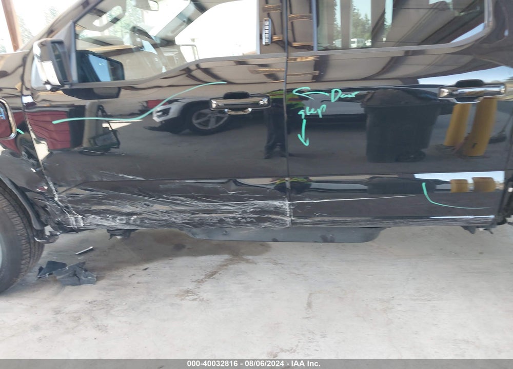 2024 FORD F-150 LIGHTNING LARIAT VIN: 1FT6W5L74RWG00335