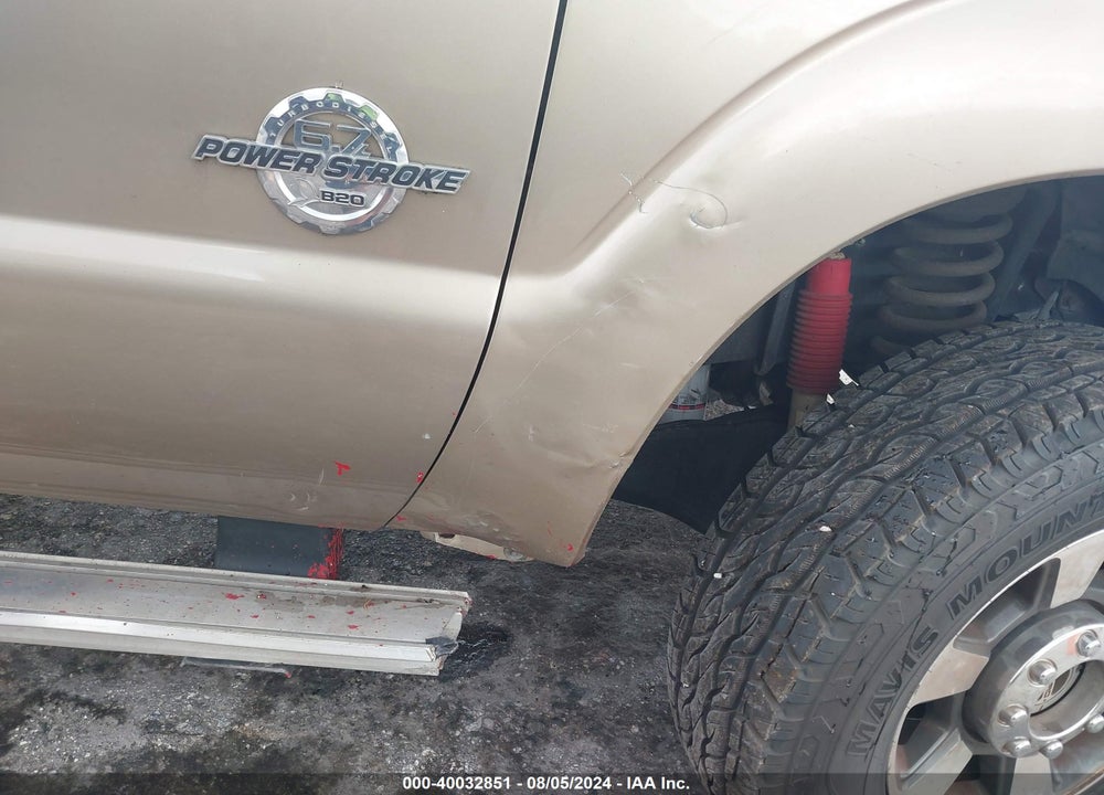 2011 FORD F-250 LARIAT VIN: 1FT7W2BT6BEA66770
