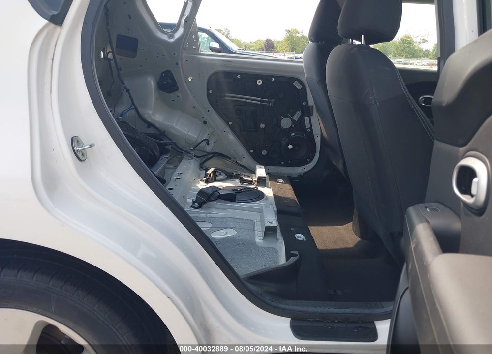 2019 KIA SOUL VIN: KNDJN2A2XK7645606