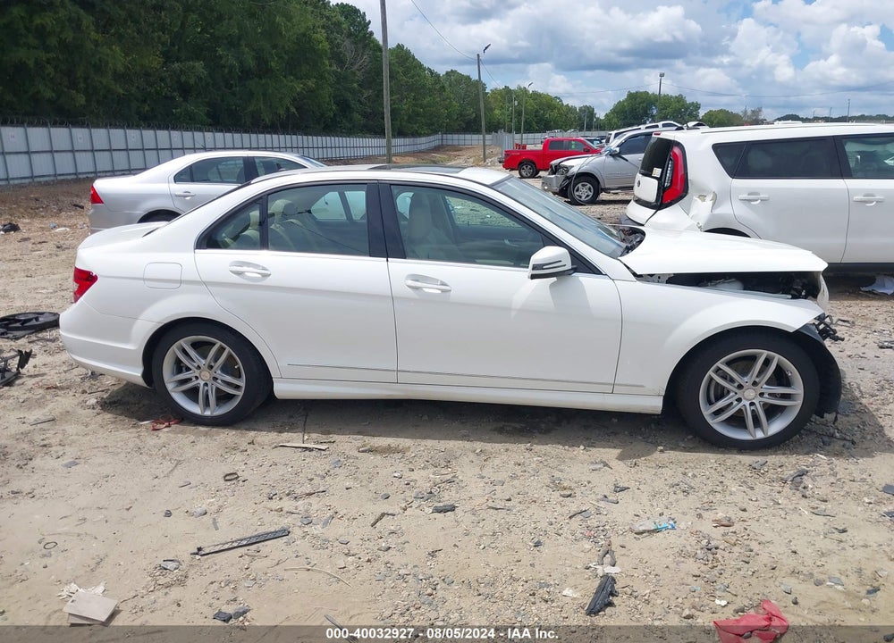 2014 MERCEDES-BENZ C 250 LUXURY/SPORT VIN: WDDGF4HB0EA955897