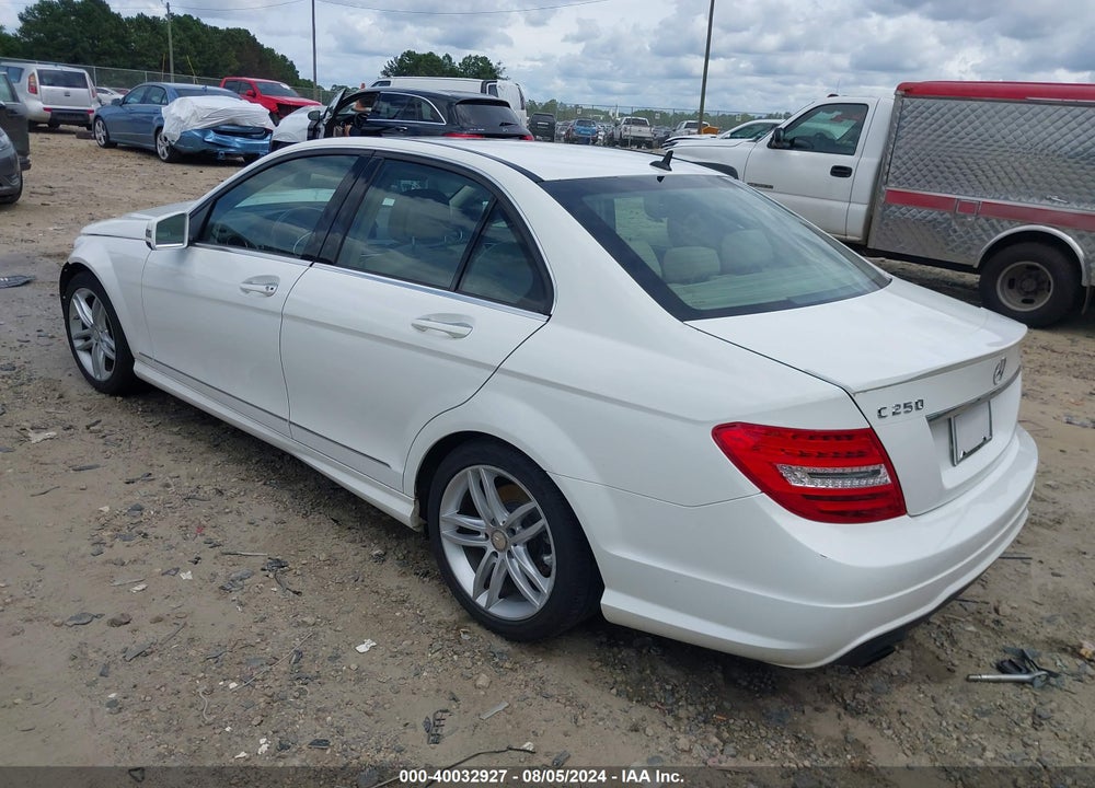 2014 MERCEDES-BENZ C 250 LUXURY/SPORT VIN: WDDGF4HB0EA955897