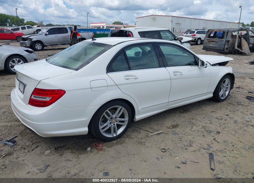 2014 MERCEDES-BENZ C 250 LUXURY/SPORT VIN: WDDGF4HB0EA955897